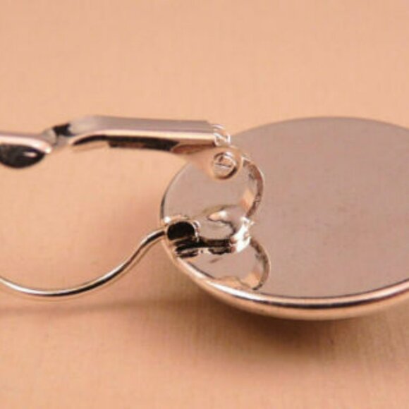 NEW Silver Rainbow LGBTQ 60s Pride Flower Festival Hippie Cabochon Drop Earrings - Picture 4 of 4